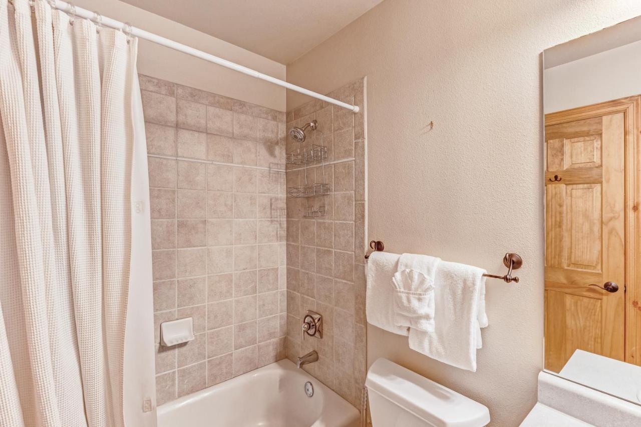 Dillon Commons Hotel Bagian luar foto
