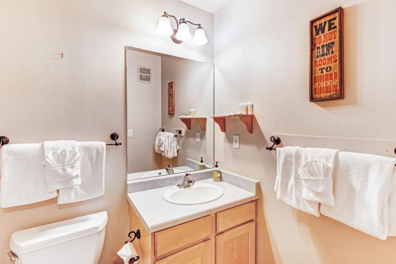 Dillon Commons Hotel Bagian luar foto